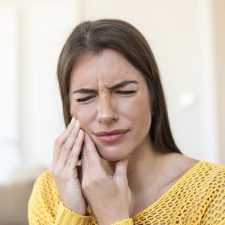 Toothache, Broken Tooth, or Bleeding Gums? When to See an Emergency Dentist in Meridian